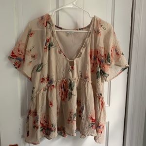 Beautiful lucky brand floral crinkle top